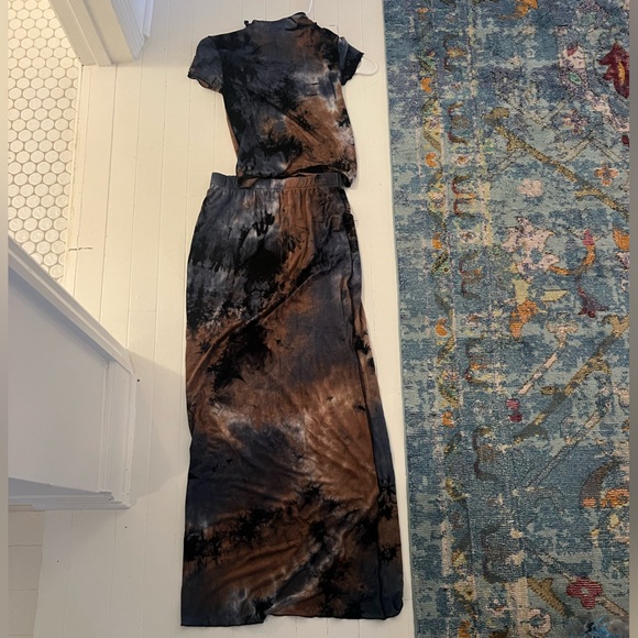 DISSH tie dye skirt set - Picture 2 of 2